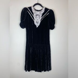 Vintage Jessica McClintock GUNNE SAX Black Velvet Dress Lace Applique